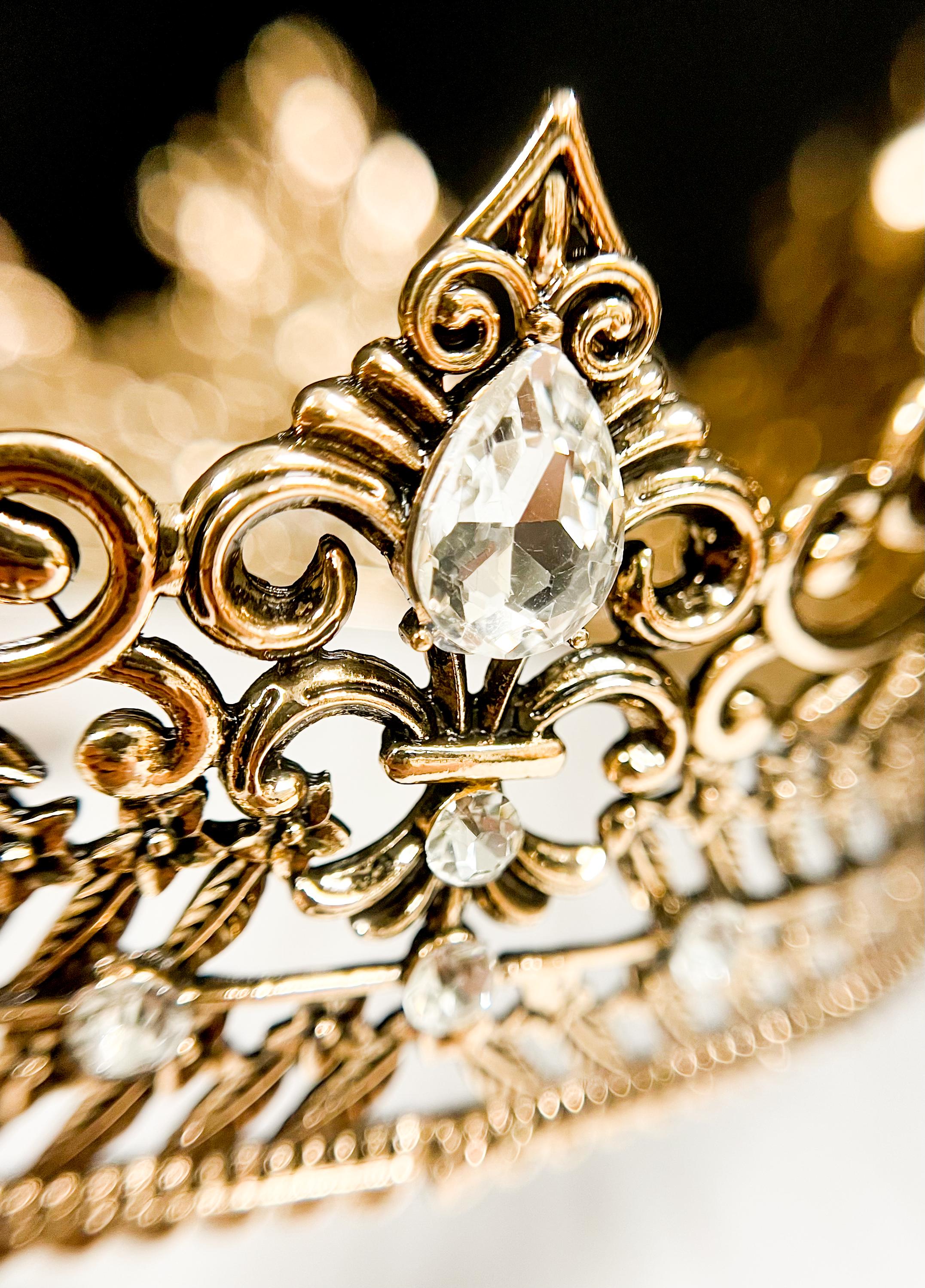 HappyJewelryWorld Vintage Lion King Crown Prince Wedding Headpiece Clear Crystal