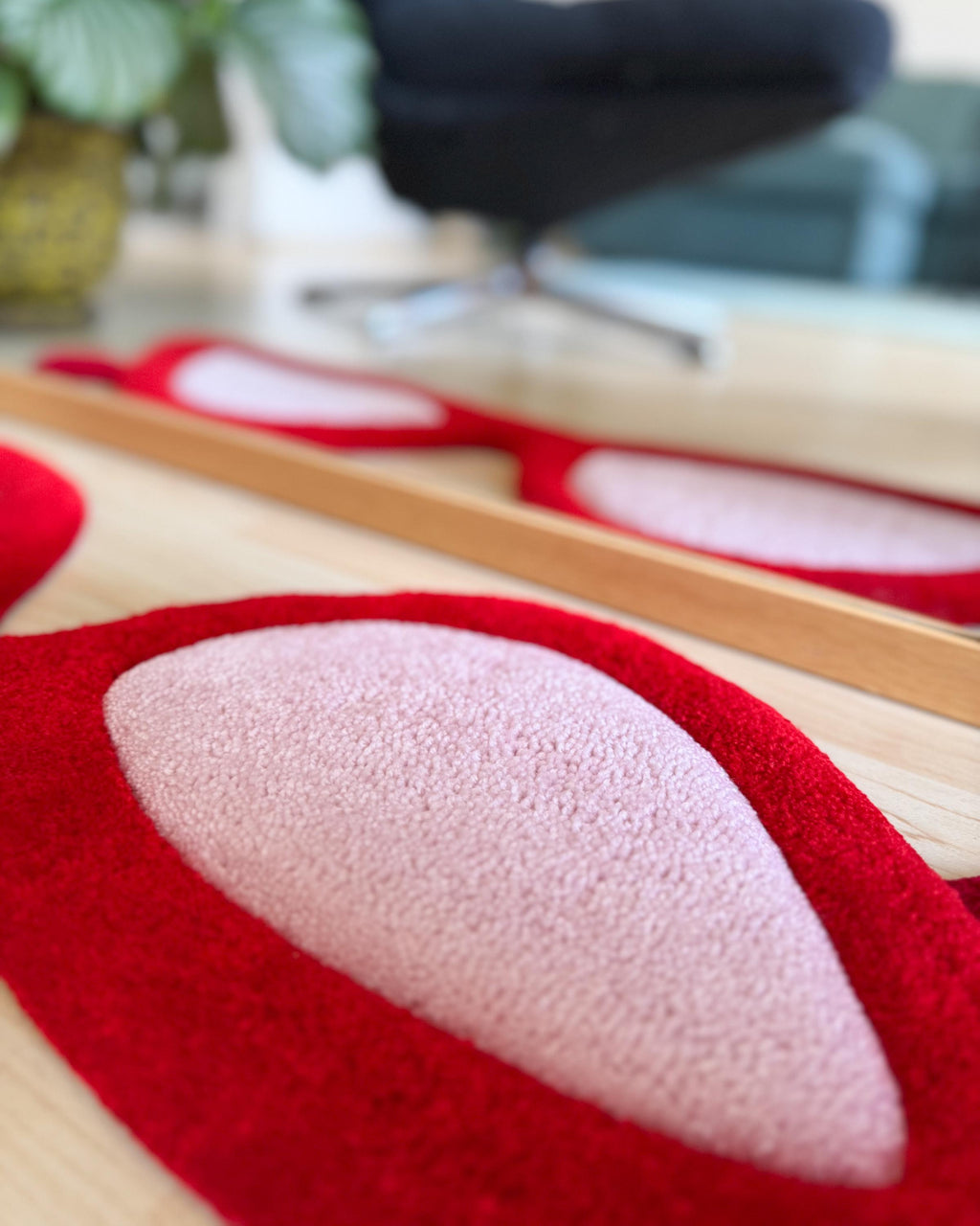 LargoModern Cat Eye Glasses Tufted Rug Handmade Fluffy Acrylic