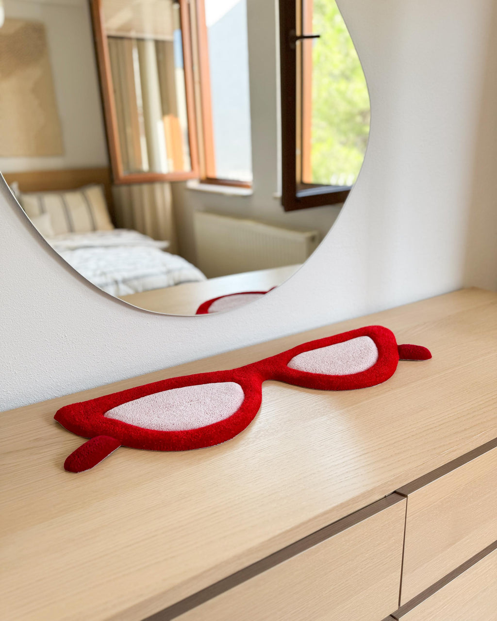 LargoModern Cat Eye Glasses Tufted Rug Handmade Fluffy Acrylic