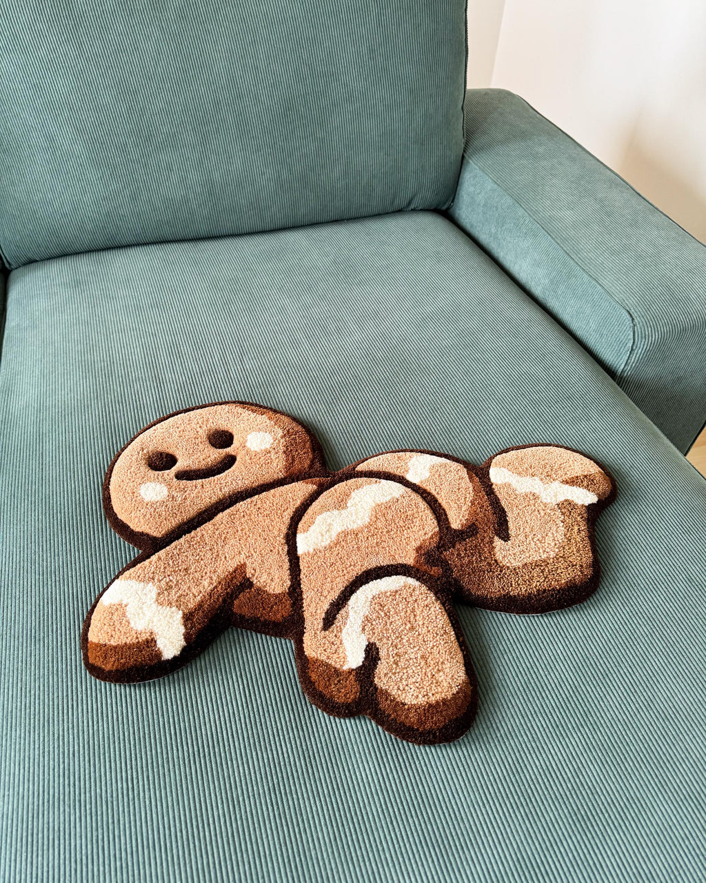 LargoModern Naughty Gingerbread Handmade Tufted Rug 24in