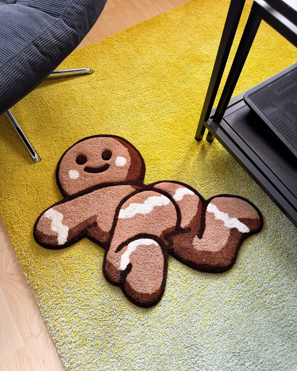 LargoModern Naughty Gingerbread Handmade Tufted Rug 24in