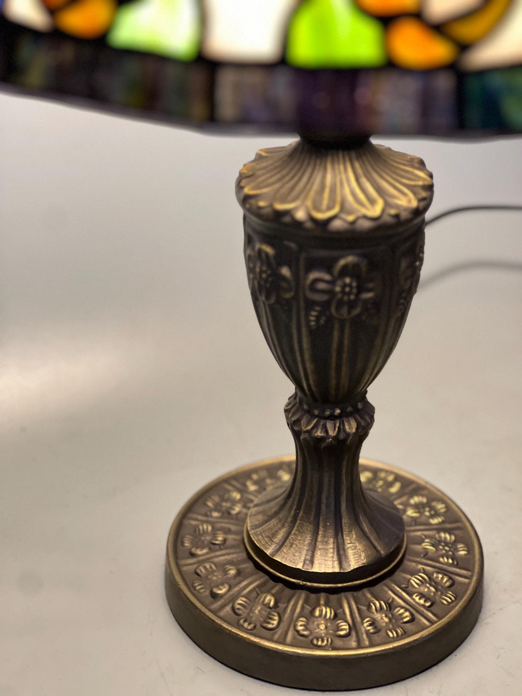 Vintage Tiffany Floral Stained Glass Table Lamp 14in