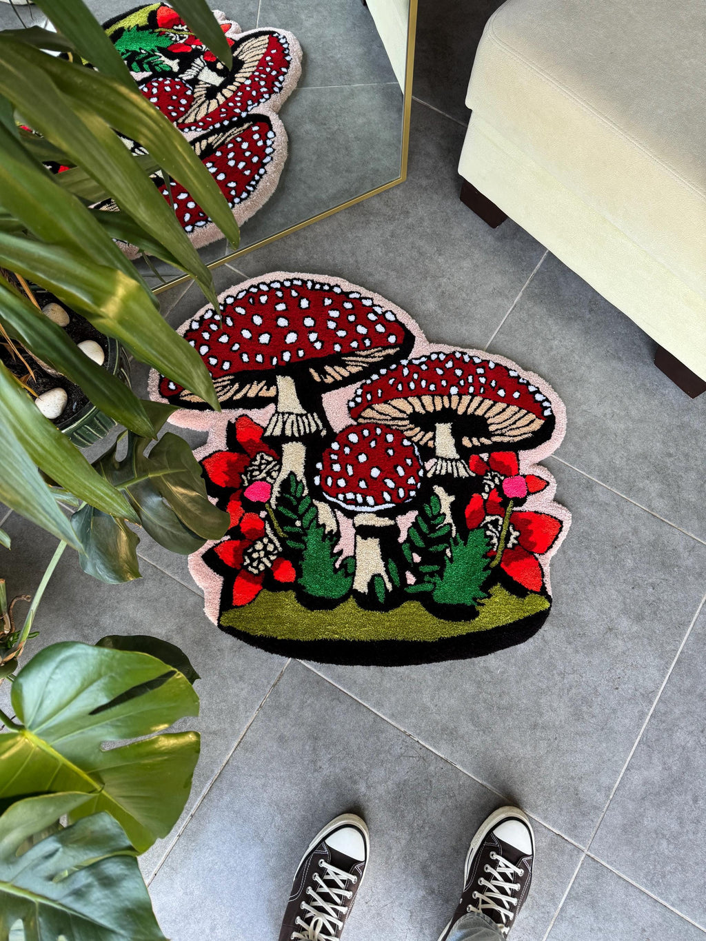 OrnnWorks Vintage Mushrooms Plants Fluffy Tufted Rug 80cm