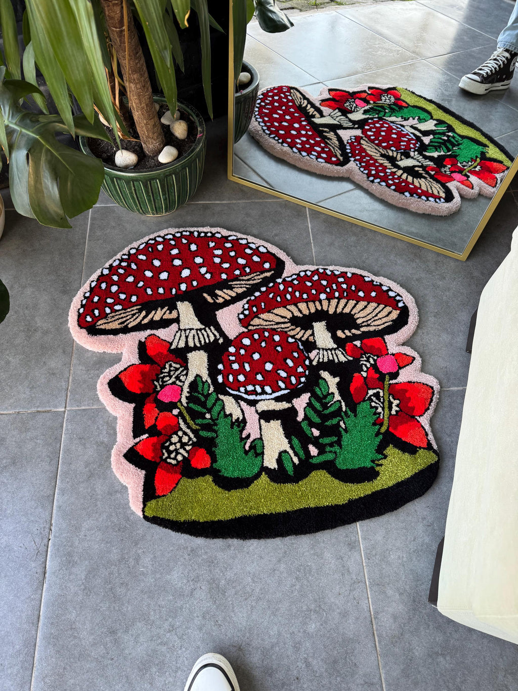 OrnnWorks Vintage Mushrooms Plants Fluffy Tufted Rug 80cm