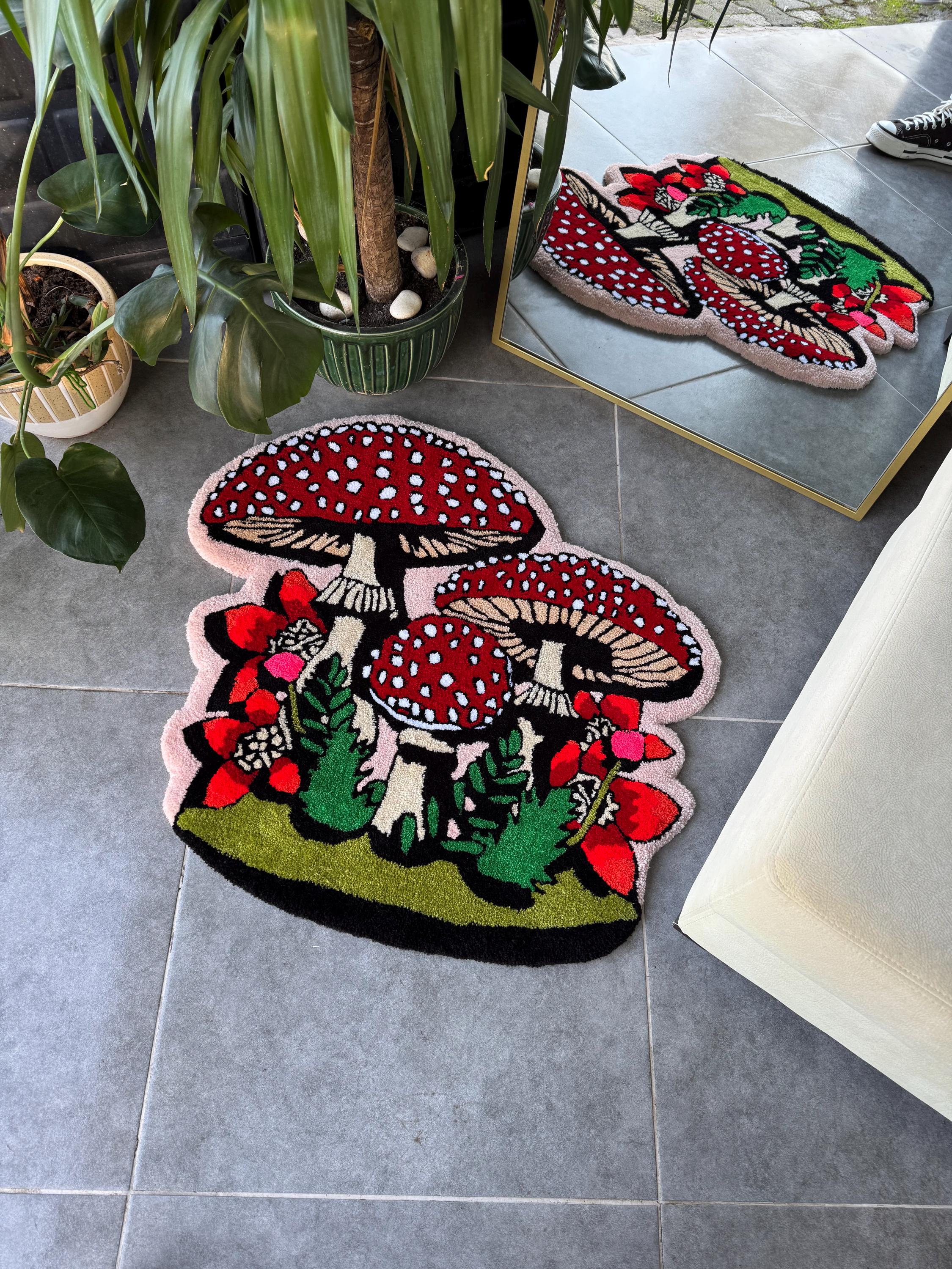 OrnnWorks Vintage Mushrooms Plants Fluffy Tufted Rug 80cm