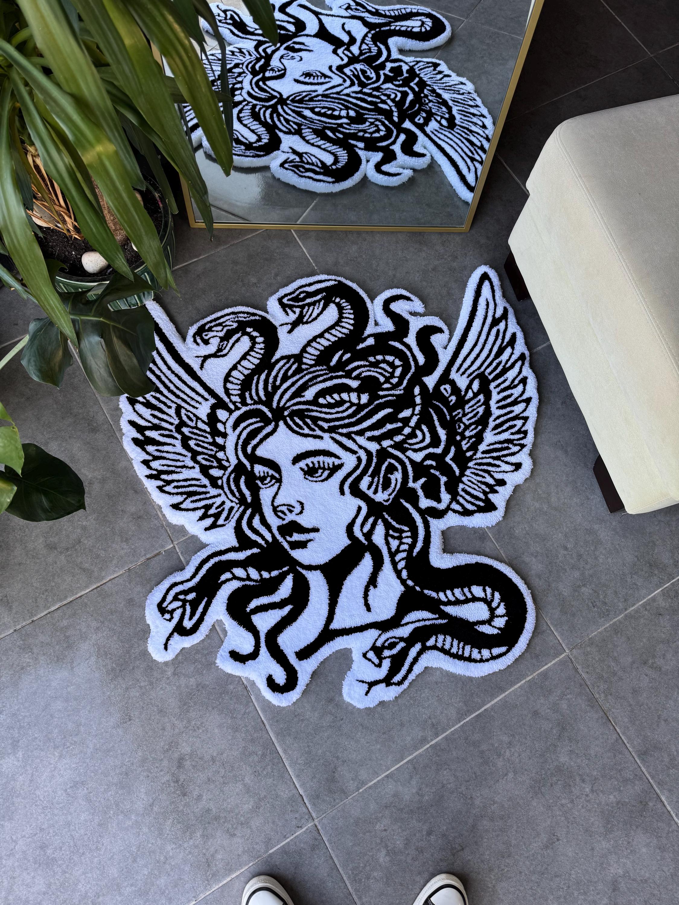 OrnnWorks Handmade Medusa Fluffy Tufted Rug with Snakes Motif