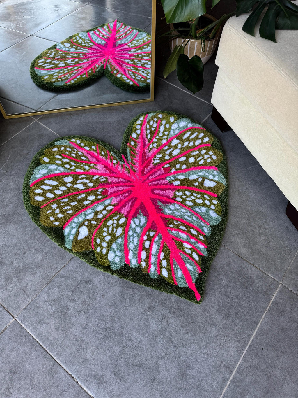 Heart Shaped Caladium Leaf Fluffy Handmade Tufted Rug