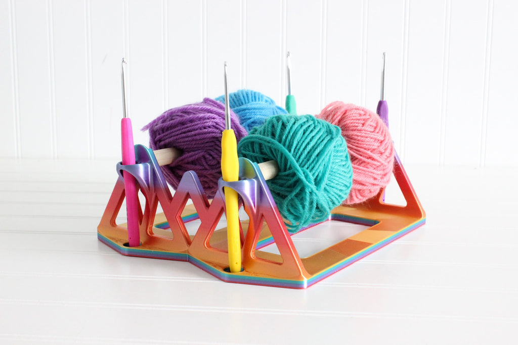 DelightfullyDutch Yarn Holder Spinner 3D Printed Birch Wood Shaft for Crochet