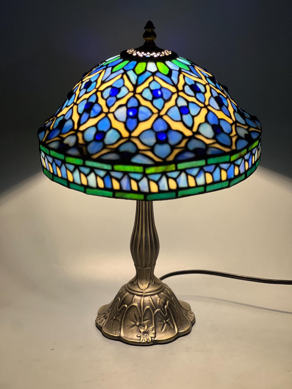 Vintage Tiffany Floral Stained Glass Table Lamp 14in