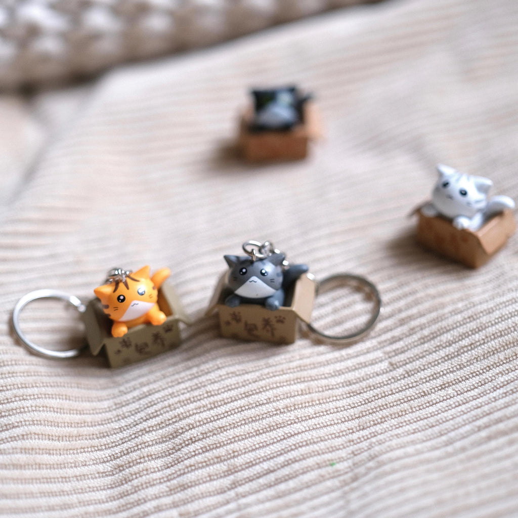 VanillaStarCafe Kitten in a Box Cat Keychain Mini Charm 1 Inch