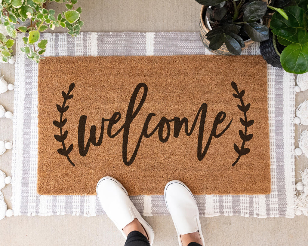 HamlinRowShop Farmhouse Coir Doormat with Cursive Welcome Design