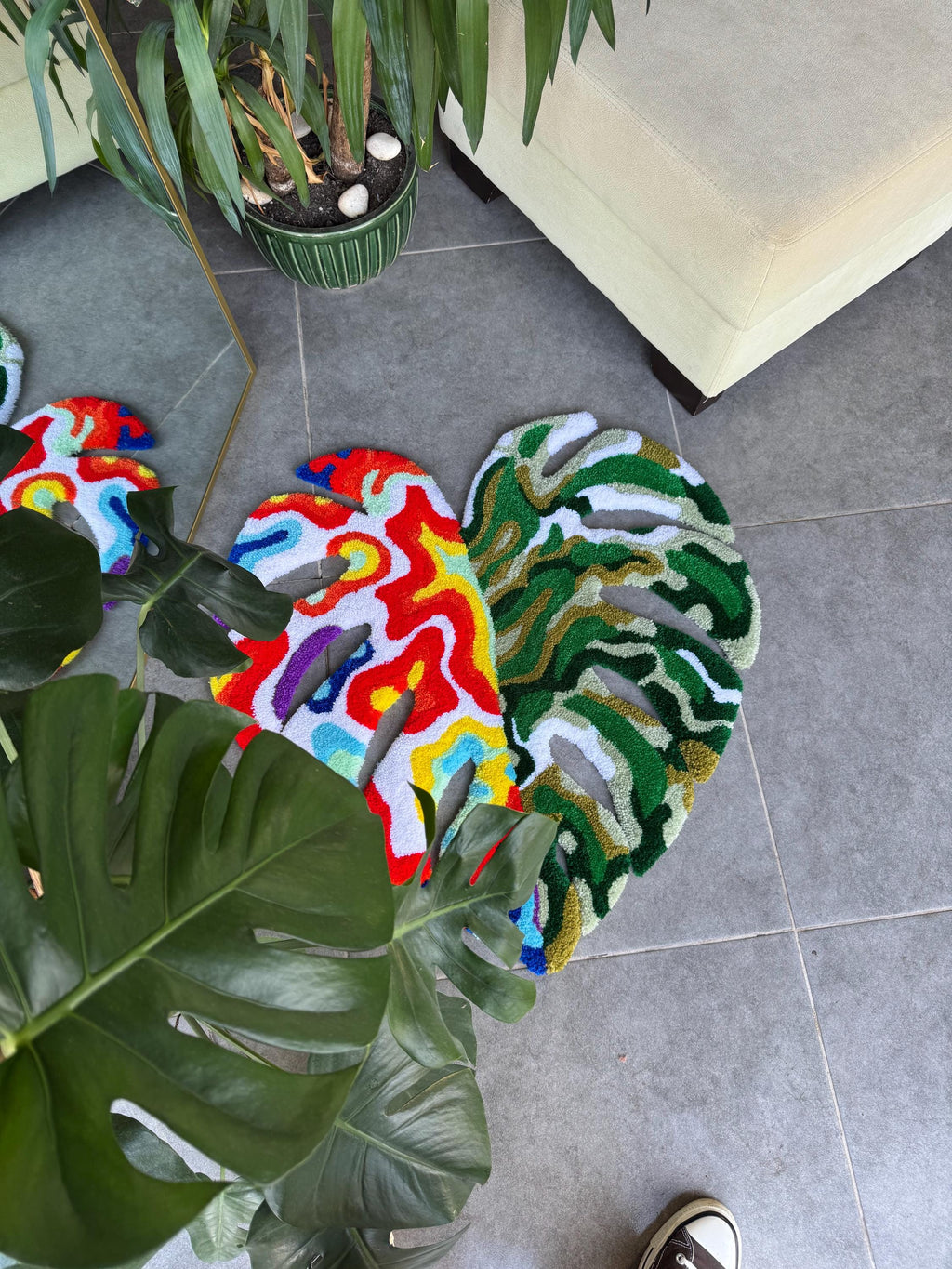 OrnnWorks Thermal Colorful Monstera Leaf Fluffy Tufted Rug