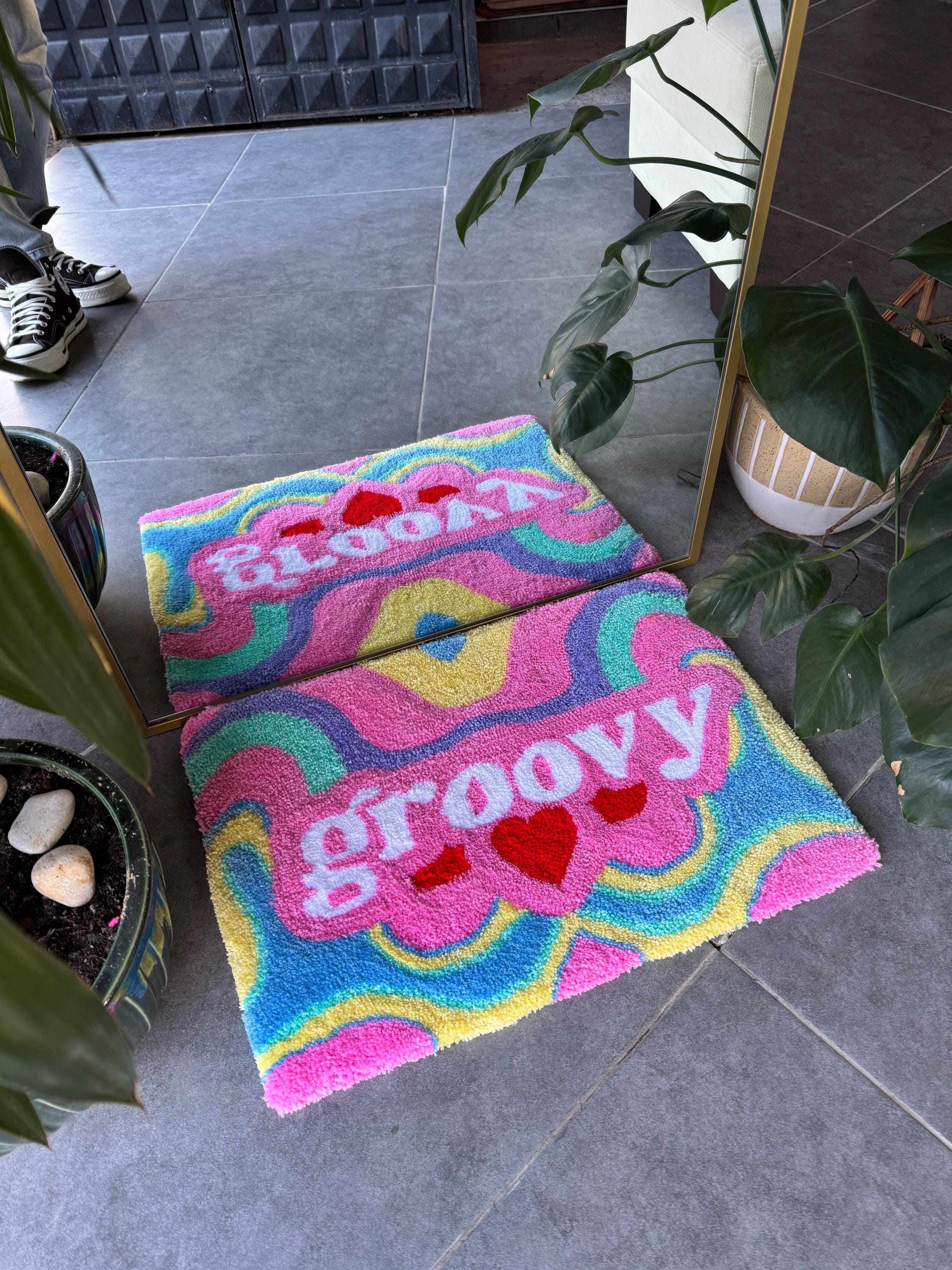 OrnnWorks Groovy Heart Shape Fluffy Tufted Rug 60x40cm