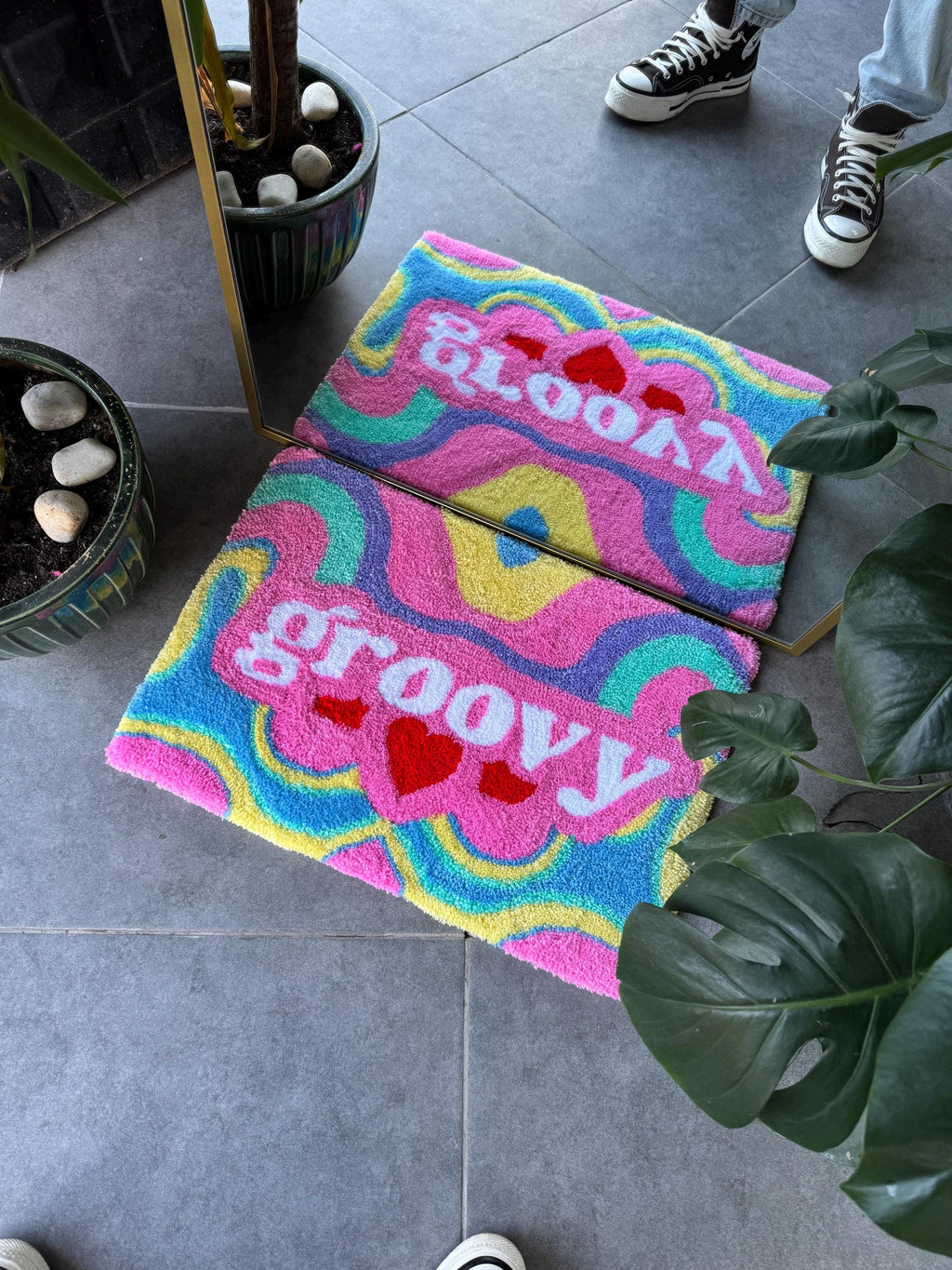 OrnnWorks Groovy Heart Shape Fluffy Tufted Rug 60x40cm