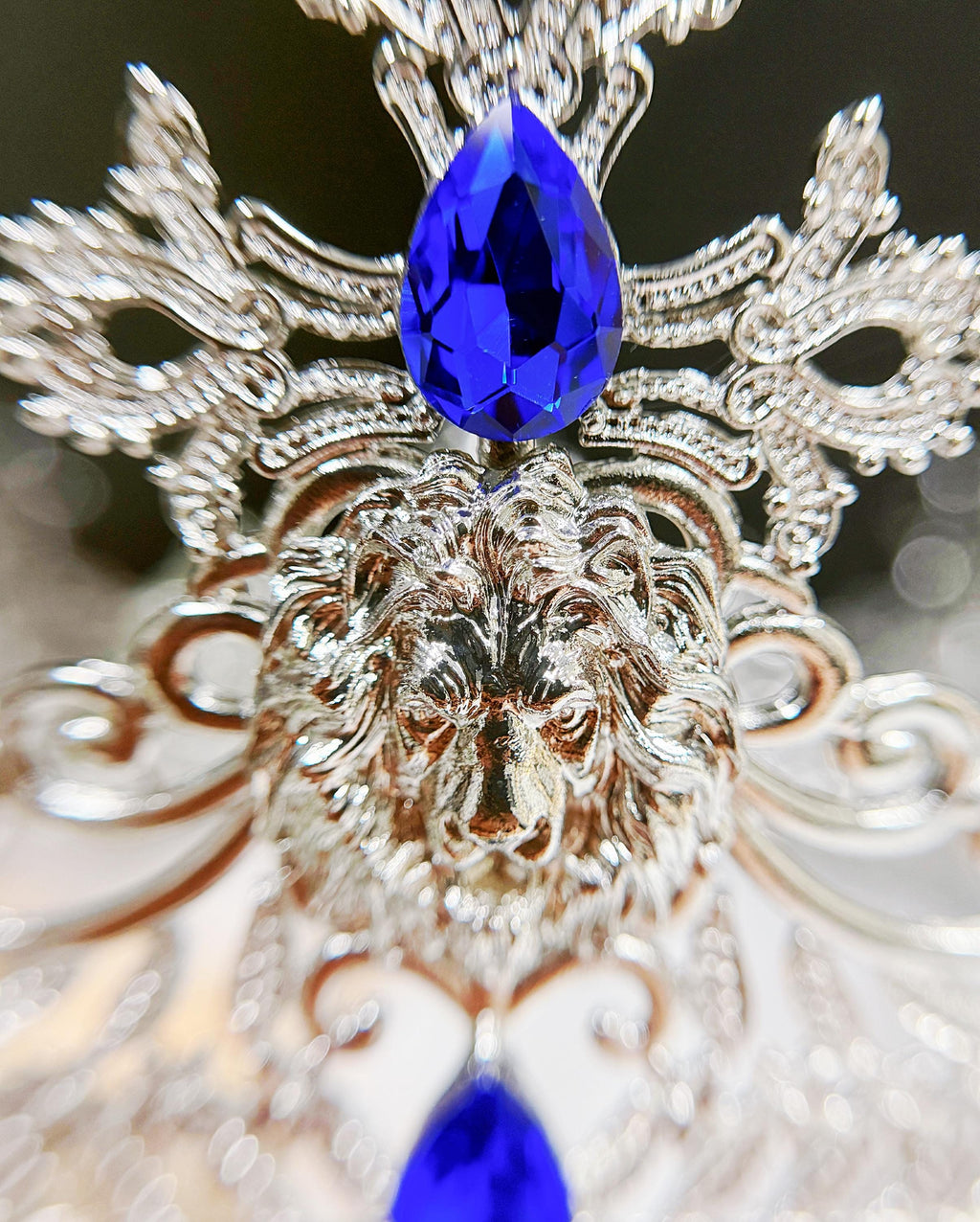 HappyJewelryWorld Vintage Lion King Crown Blue Crystal XL 23.5