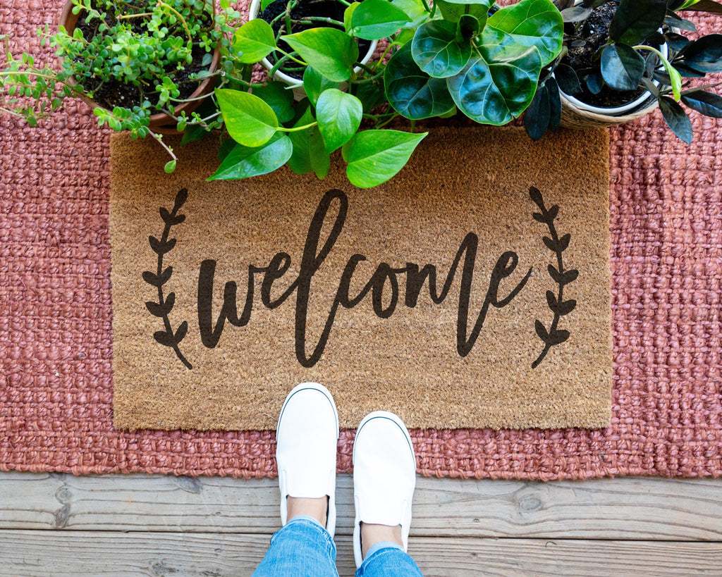 HamlinRowShop Farmhouse Coir Doormat with Cursive Welcome Design