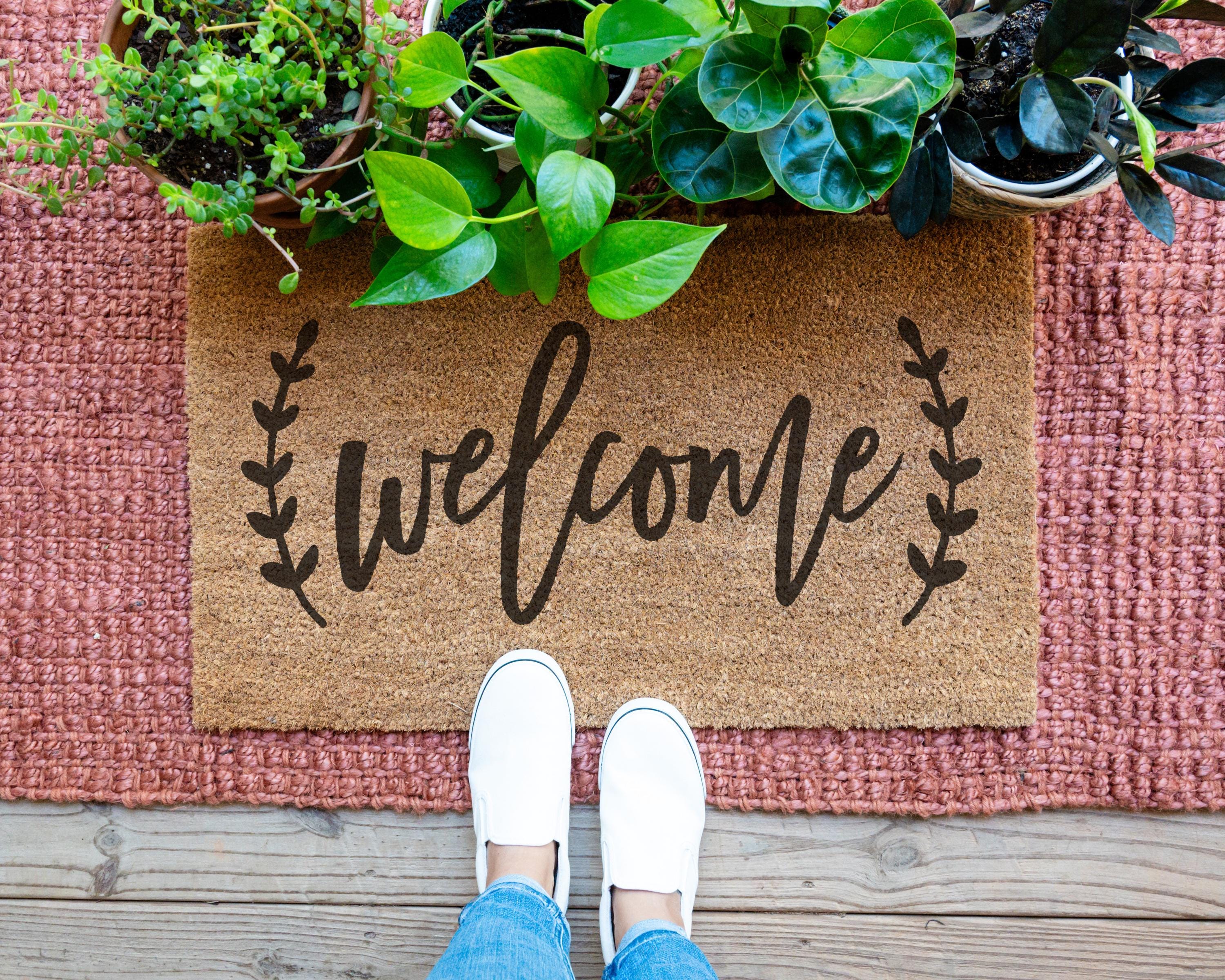 HamlinRowShop Farmhouse Coir Doormat with Cursive Welcome Design