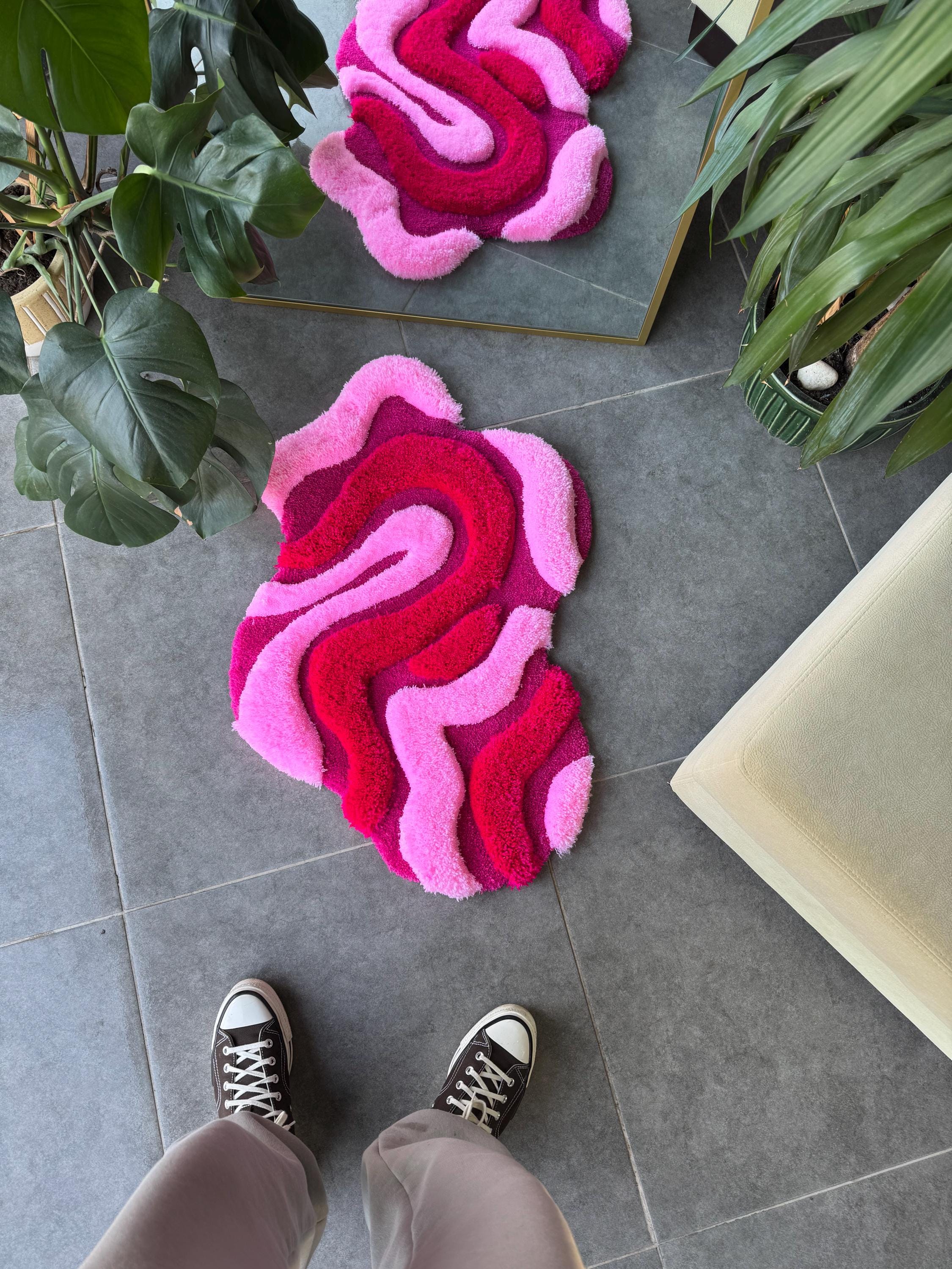 OrnnWorks Irregular Shaped Pink Abstract 3D Fluffy Handmade Tufted Rug