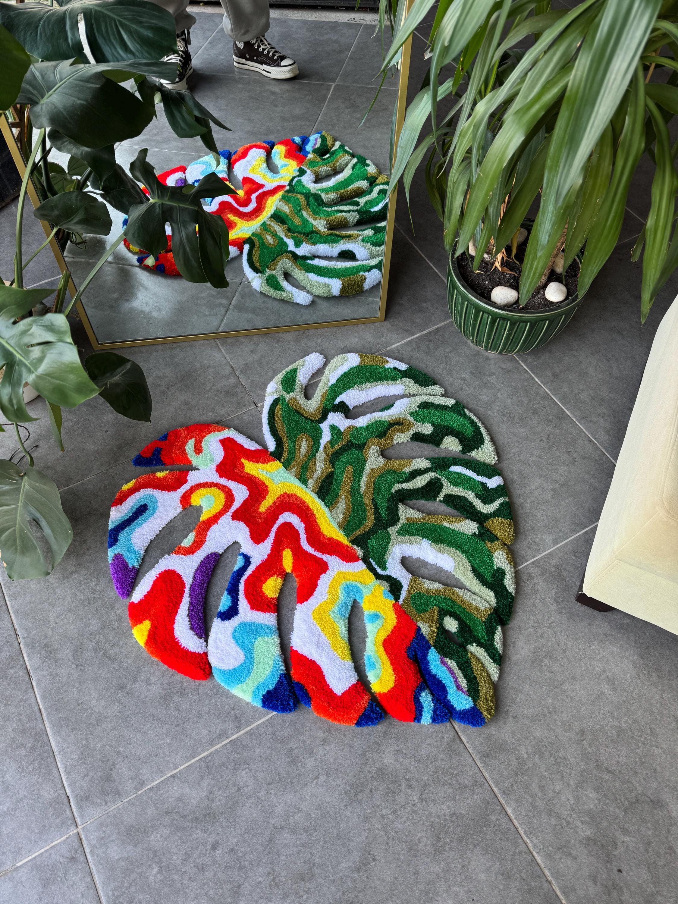 OrnnWorks Thermal Colorful Monstera Leaf Fluffy Tufted Rug