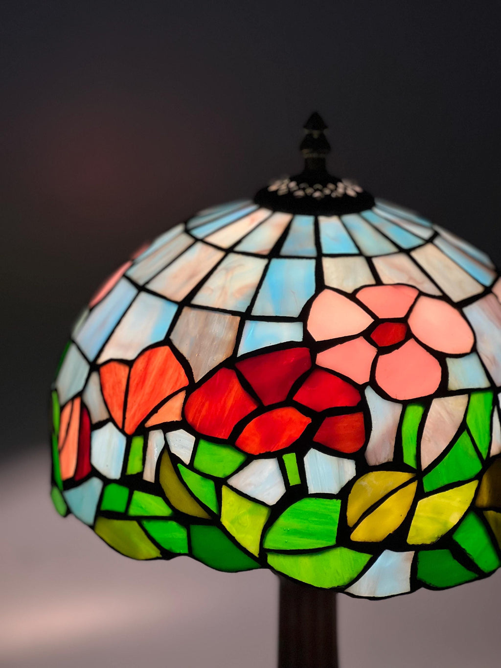 U2Antique Wisteria 10" Stained Glass Tiffany Table Lamp Blue