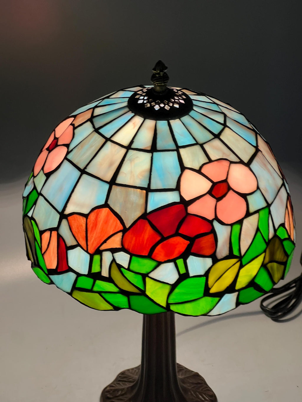 U2Antique Wisteria 10" Stained Glass Tiffany Table Lamp Blue