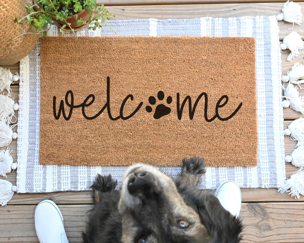 HamlinRowShop Dog Welcome Natural Coir Doormat Scrolling Cursive Design