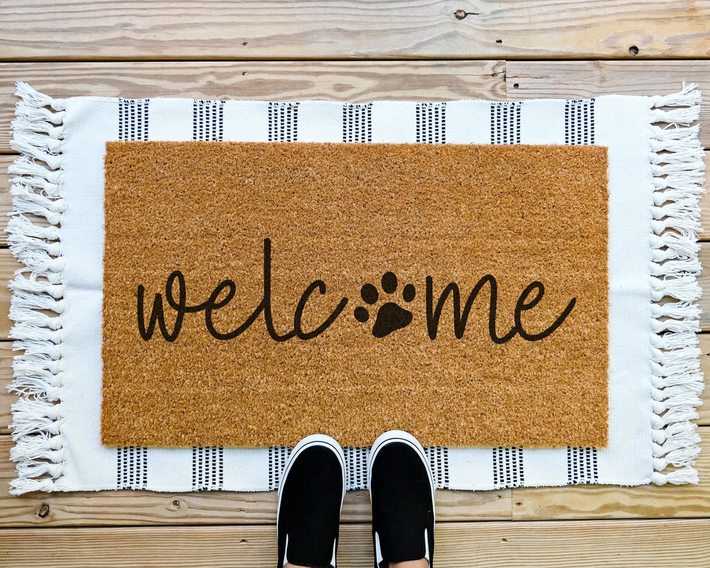 HamlinRowShop Dog Welcome Natural Coir Doormat Scrolling Cursive Design