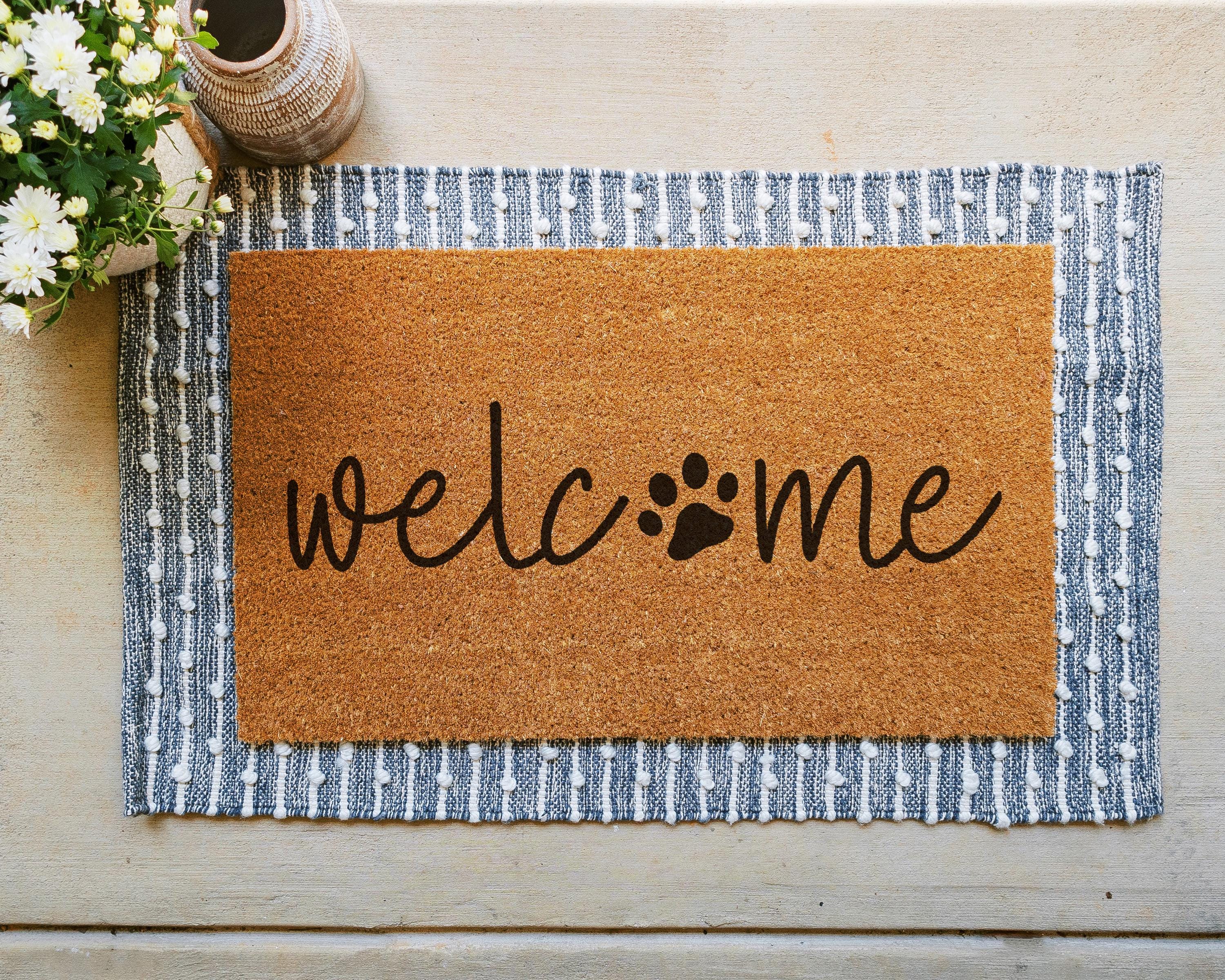 HamlinRowShop Dog Welcome Natural Coir Doormat Scrolling Cursive Design