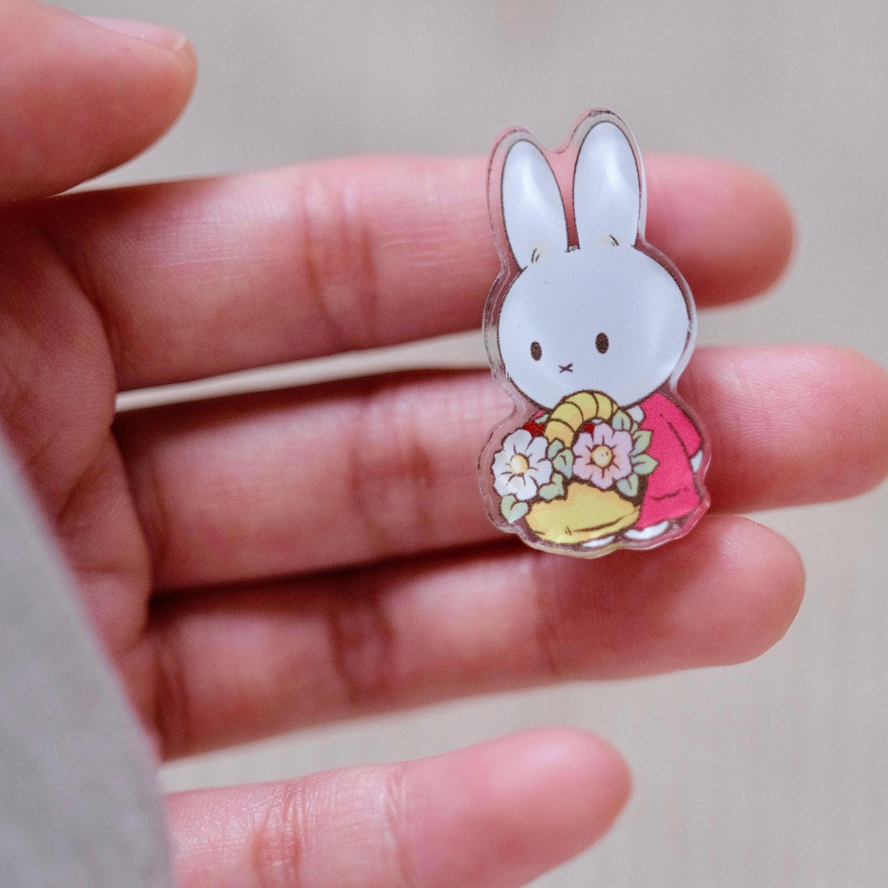 Miffy Acrylic Pin Cartoon Bunny Floral Design Brooch Accessory