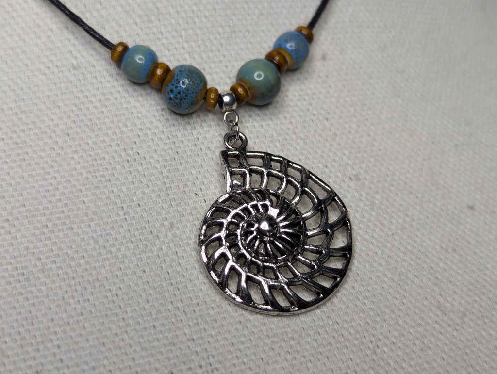 NoctemPottery Ceramic Beaded Conch Shell Charm Adjustable Pendant Necklace