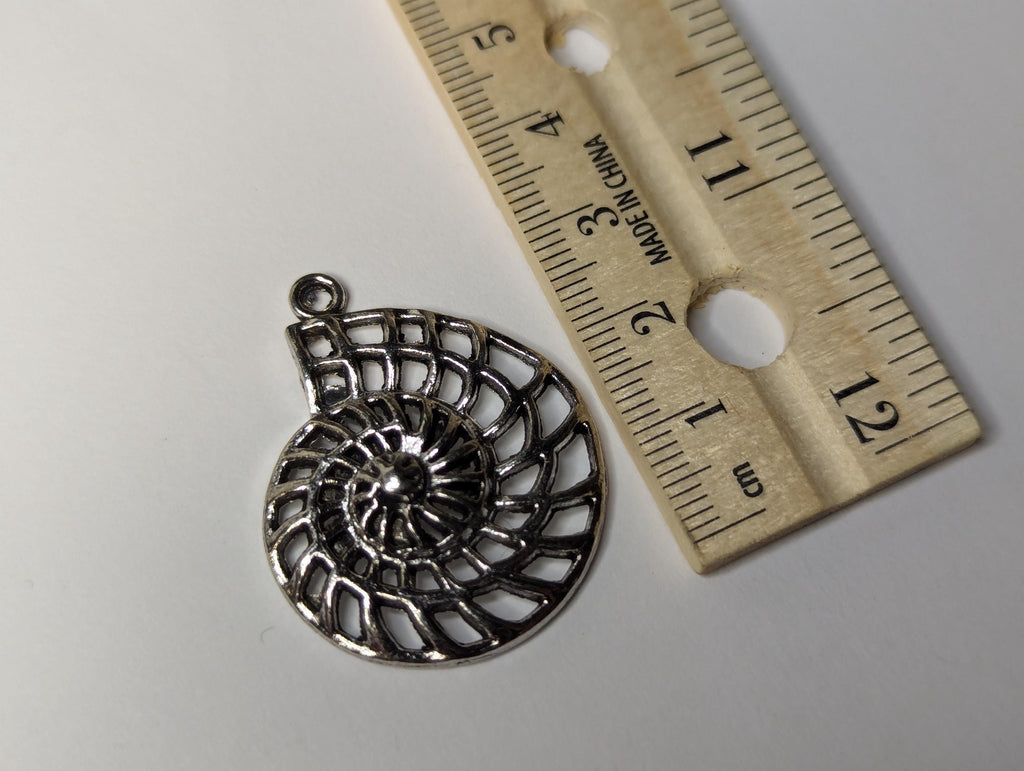 NoctemPottery Ceramic Beaded Conch Shell Charm Adjustable Pendant Necklace