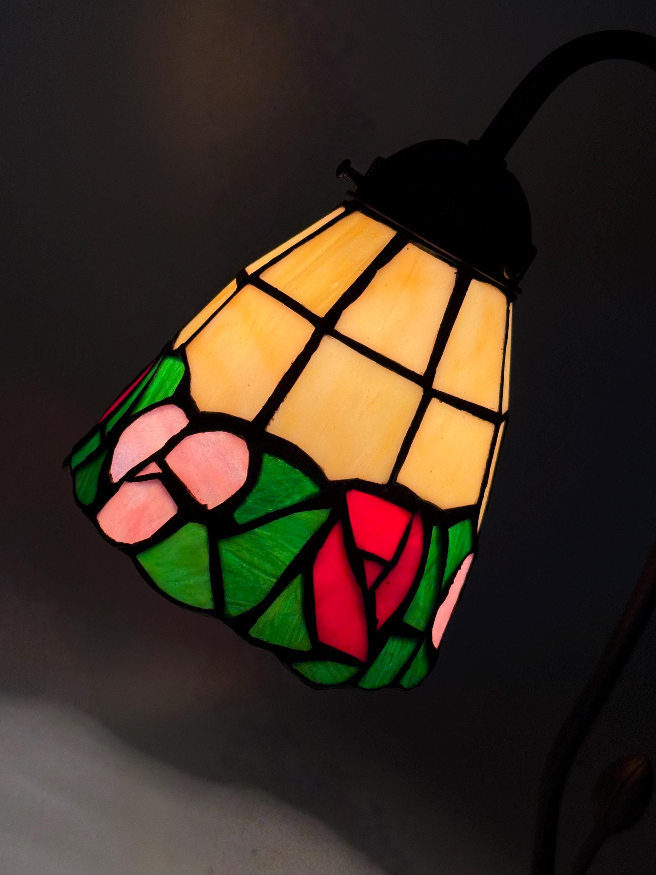 U2Antique Pond Lily Flower Stained Glass Table Lamp 16in