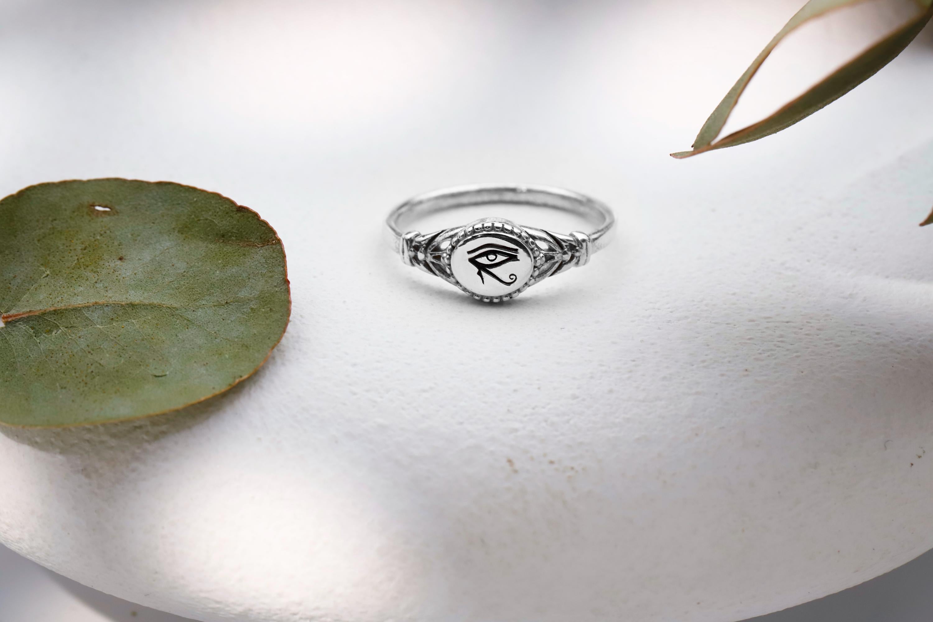 SilverGoldandRose Horus Eye Signet Ring 925 Sterling Silver Midi
