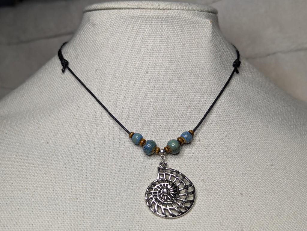 NoctemPottery Ceramic Beaded Conch Shell Charm Adjustable Pendant Necklace