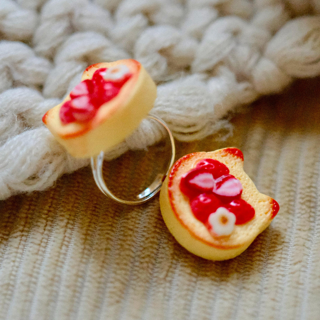 VanillaStarCafe Strawberry Cat Tart Set Handmade Resin Charm
