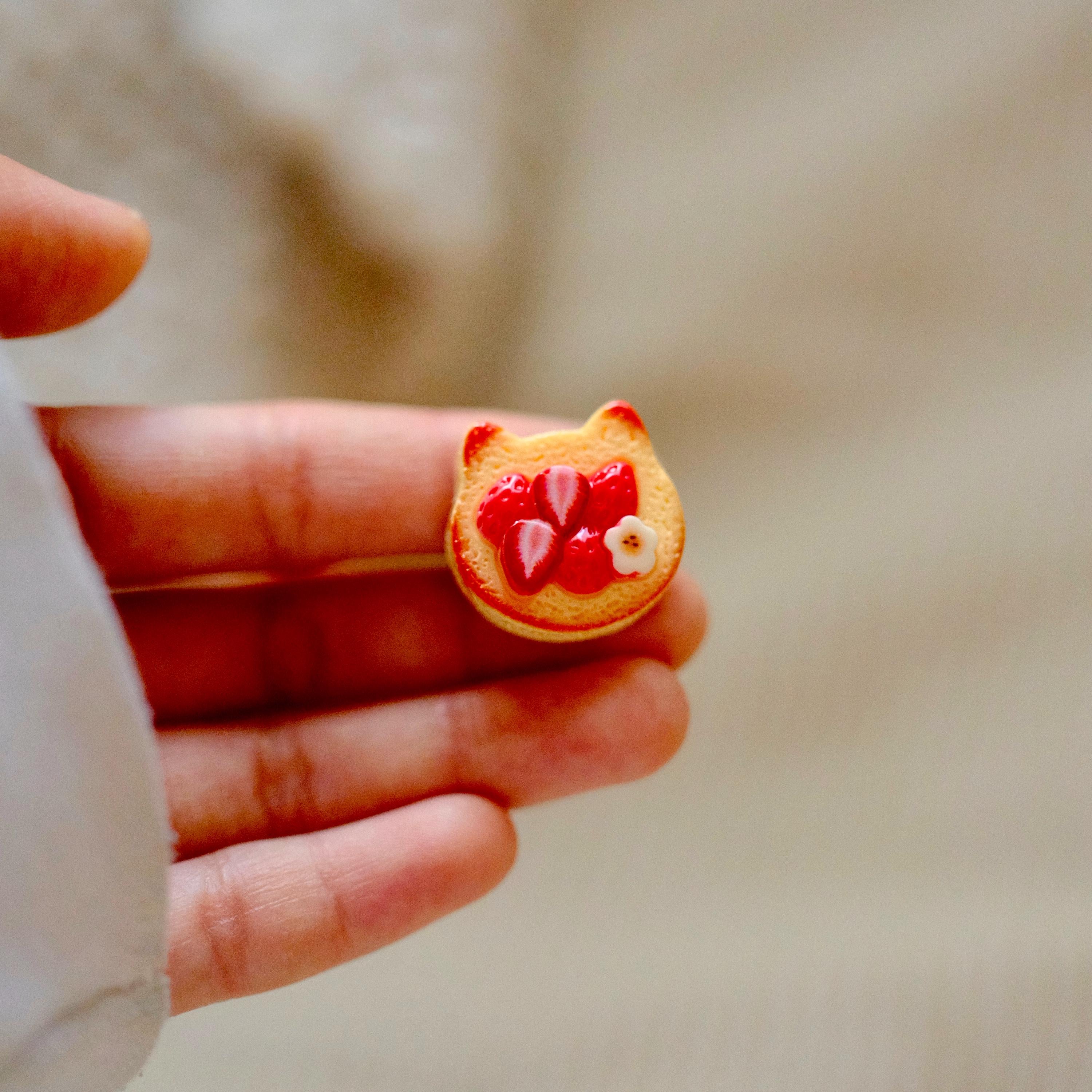 VanillaStarCafe Strawberry Cat Tart Set Handmade Resin Charm