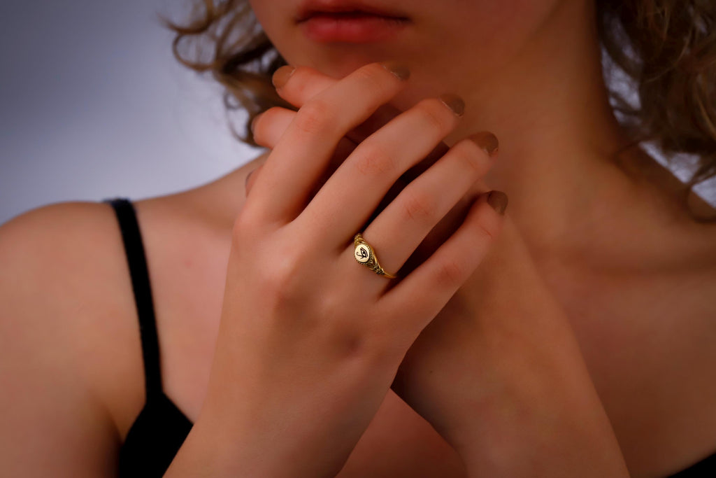 SilverGoldandRose Horus Eye Signet Ring 925 Sterling Silver Midi