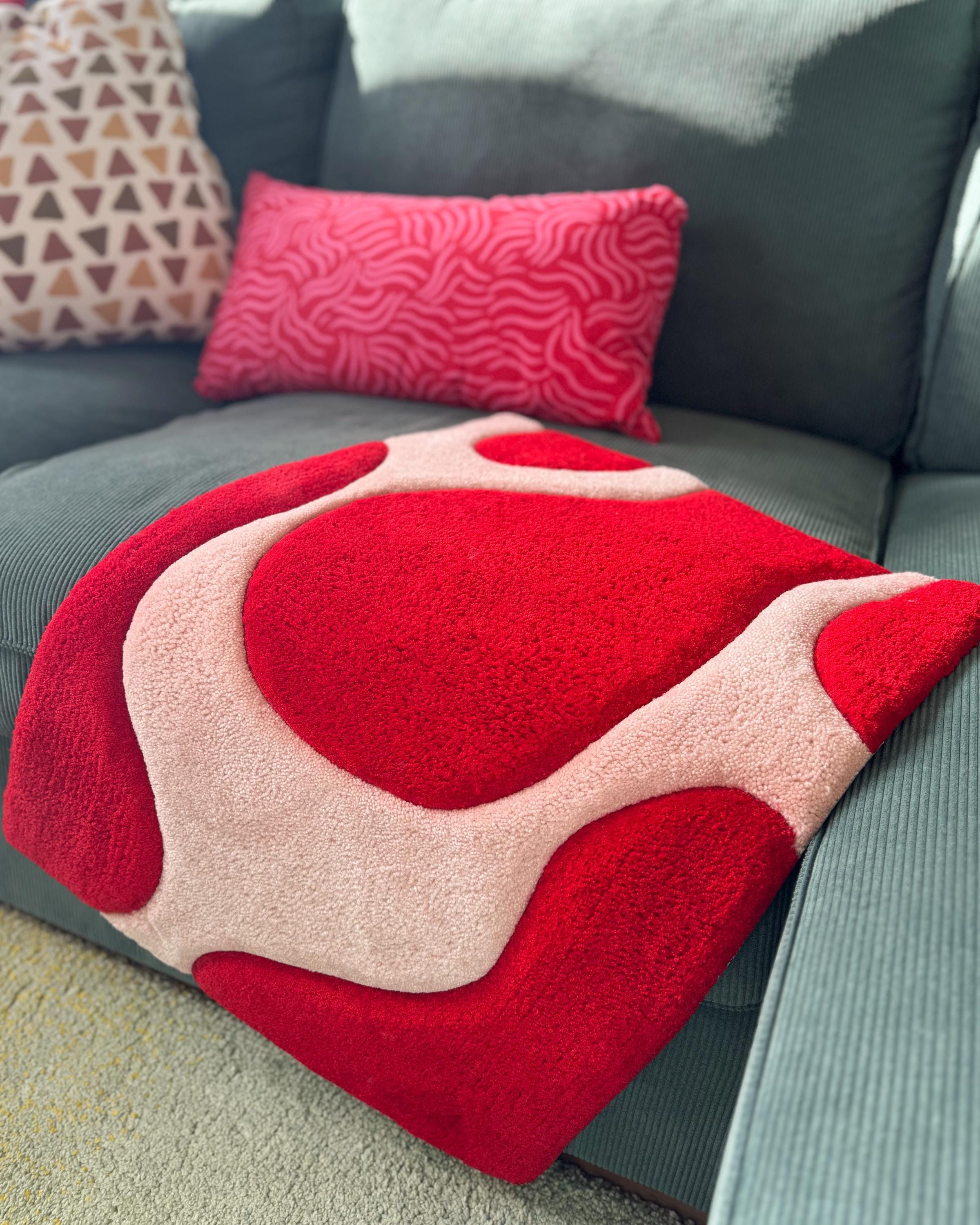 LargoModern Powder Pink and Red Wavy Handmade Tufted Rug