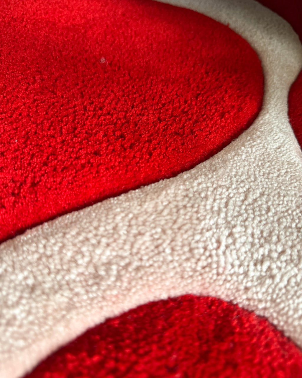 LargoModern Powder Pink and Red Wavy Handmade Tufted Rug