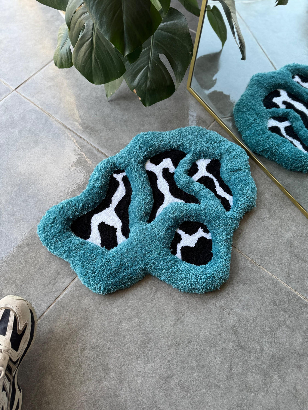 OrnnWorks 3D Blue Abstract Cow Print Handmade Tufted Rug