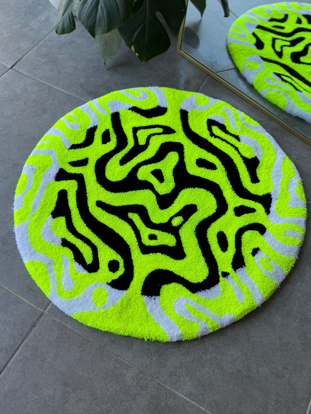 OrnnWorks Neon Energy Round Tufted Rug Handmade Abstract Fluffy Carpet
