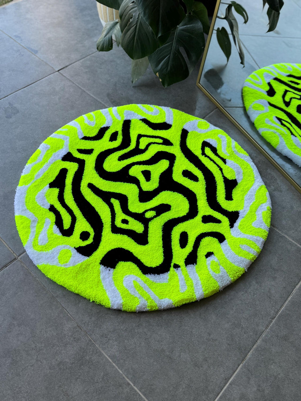 OrnnWorks Neon Energy Round Tufted Rug Handmade Abstract Fluffy Carpet