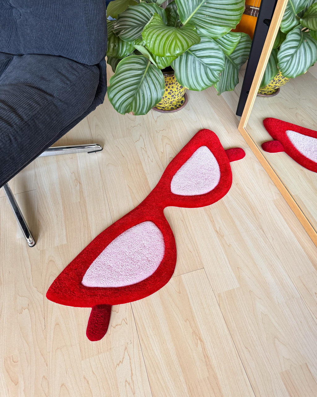 LargoModern Cat Eye Glasses Tufted Rug Handmade Fluffy Acrylic