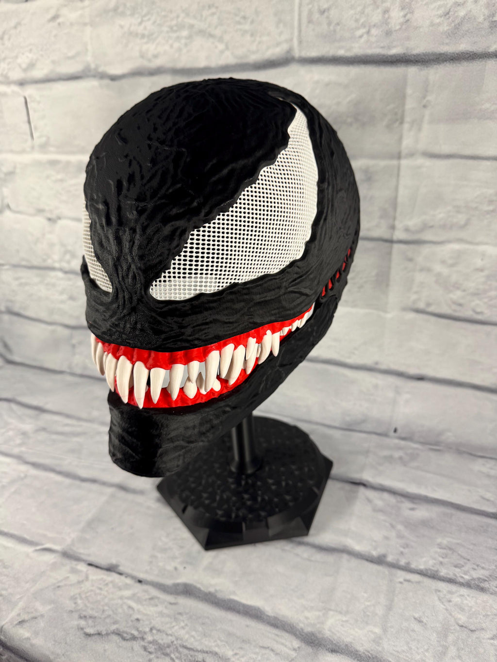 ComboMaker Helmet Display Stand for Cosplay and Motorcycle Helmets