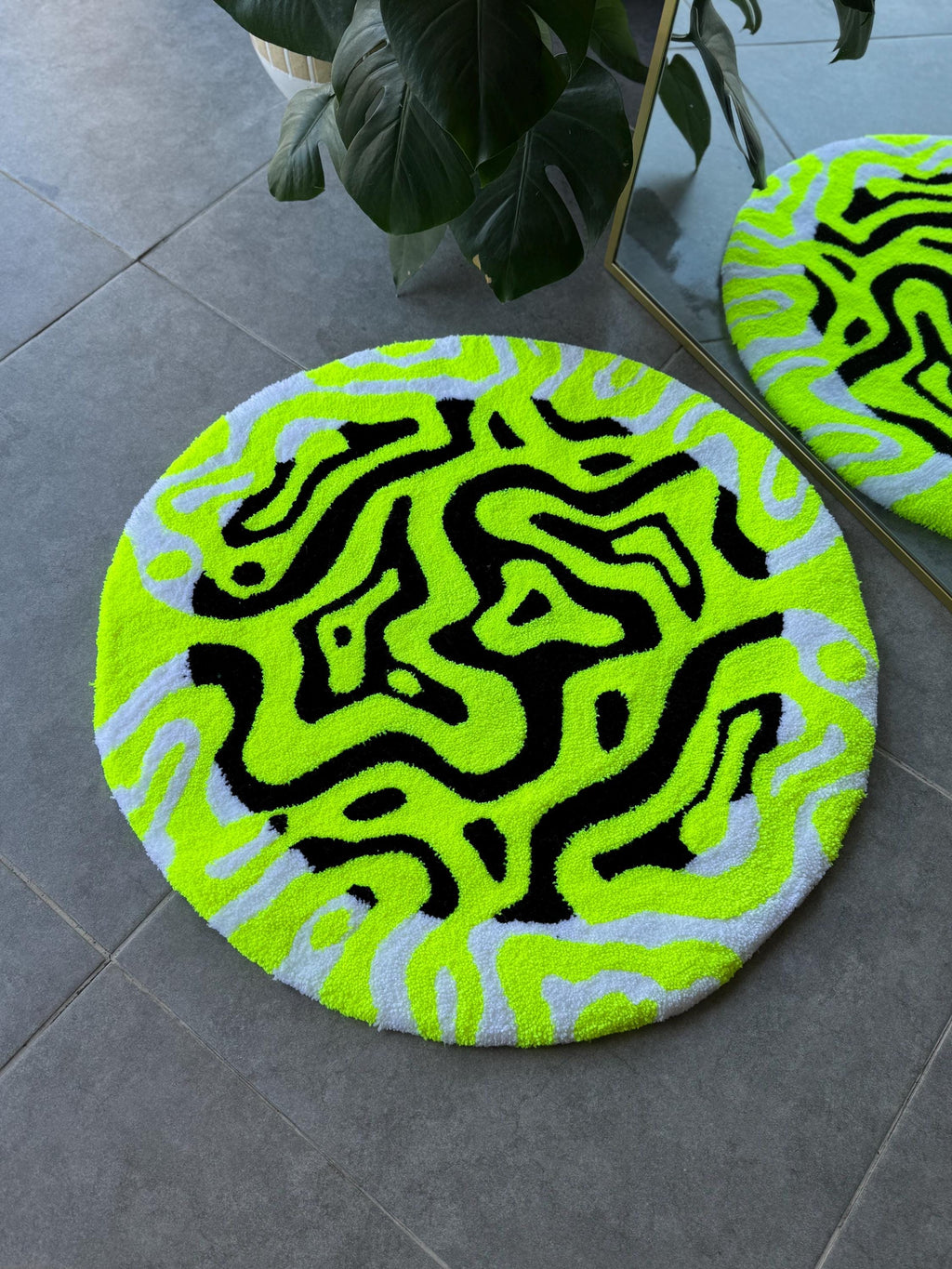 OrnnWorks Neon Energy Round Tufted Rug Handmade Abstract Fluffy Carpet