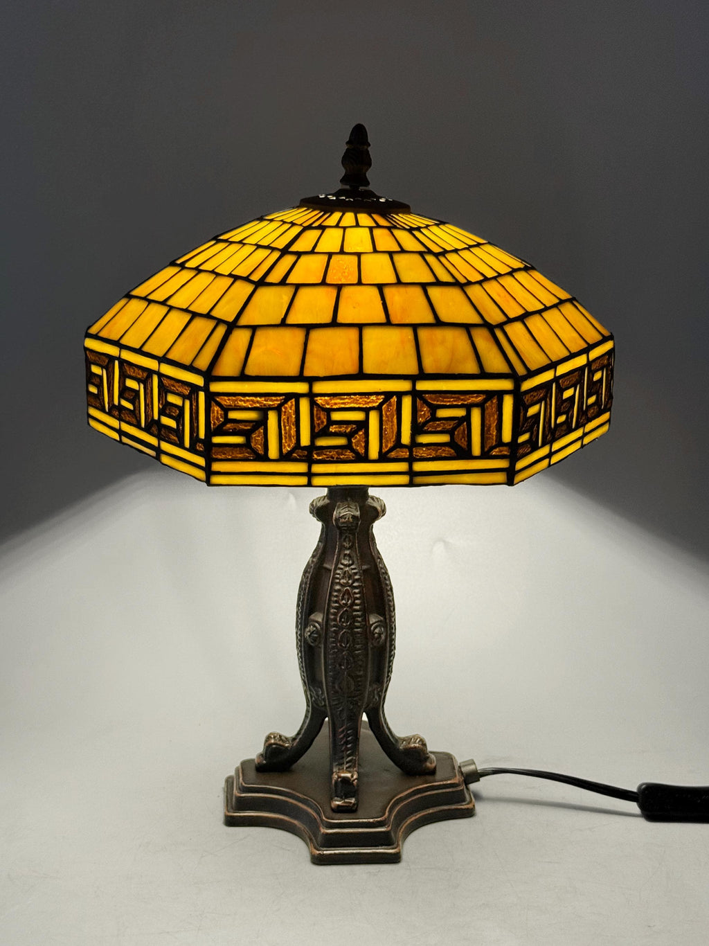 U2Antique 12" Tiffany Table Lamp Diamond Shell Stained Glass