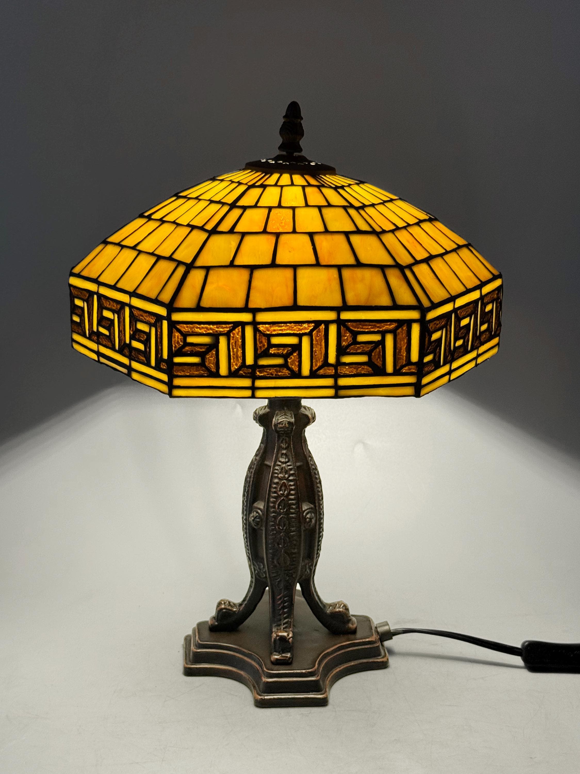 U2Antique 12" Tiffany Table Lamp Diamond Shell Stained Glass