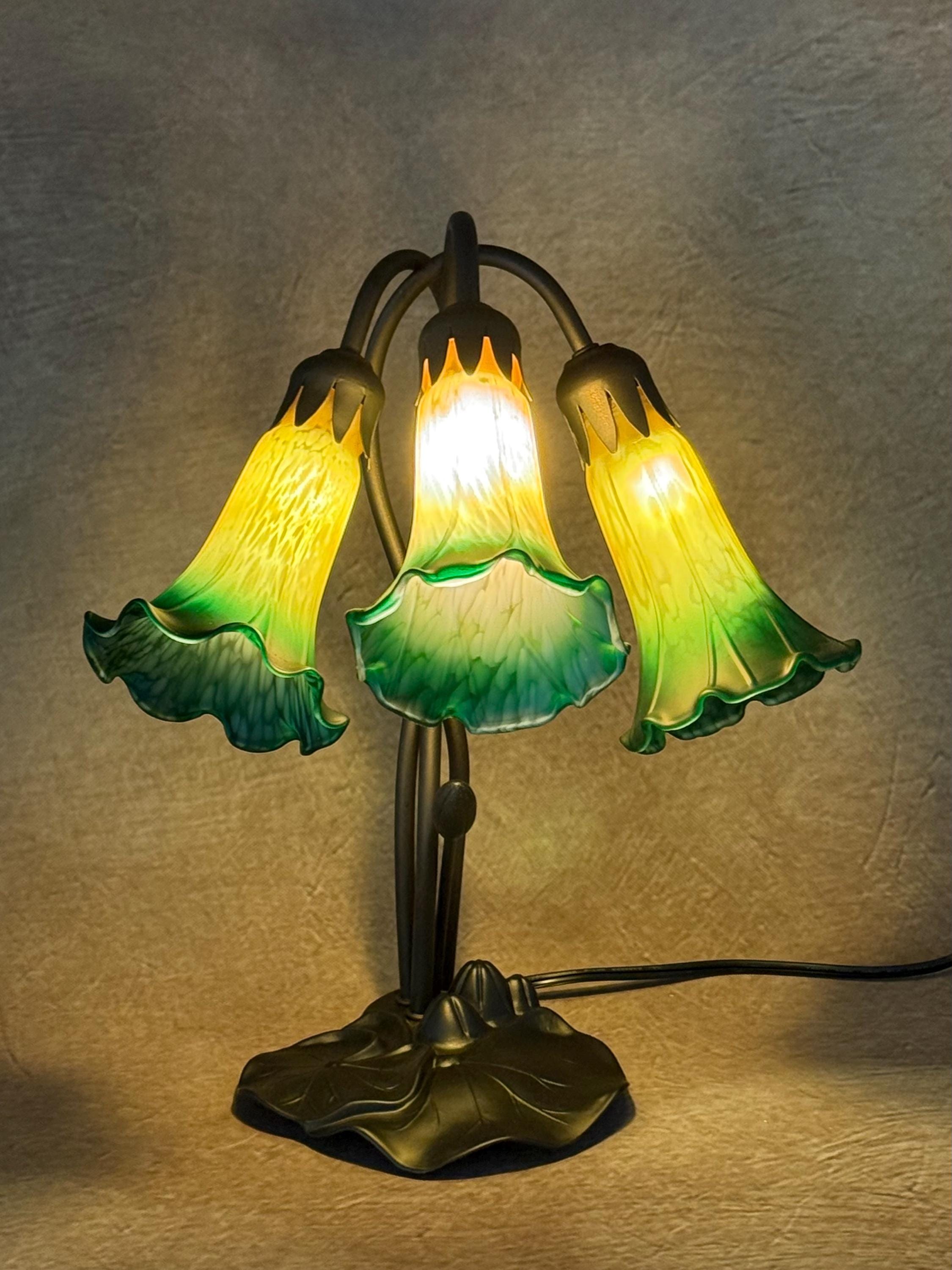 U2Antique Pond Lily Flower Stained Glass Table Lamp 16in