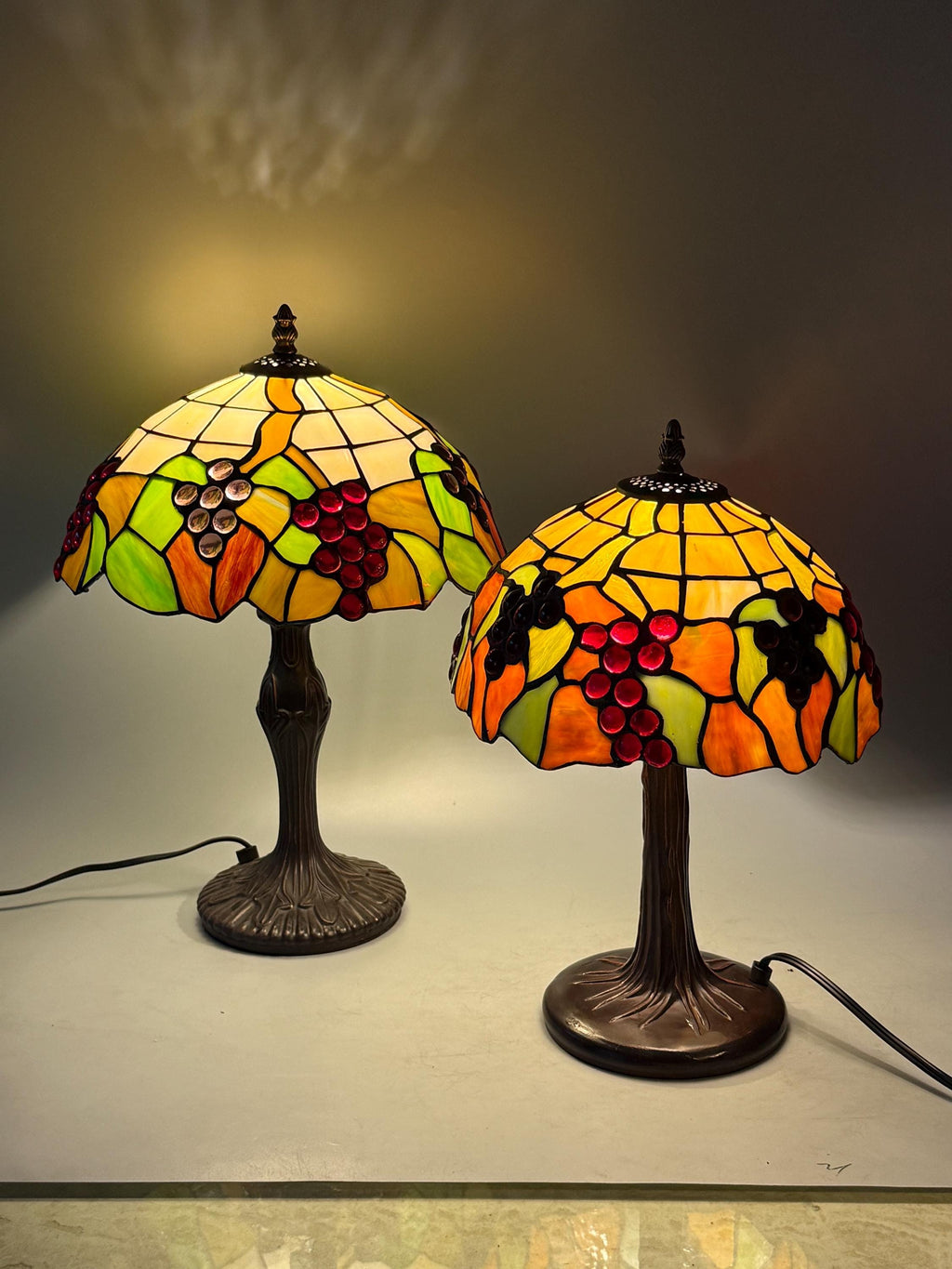 U2Antique Grape Wisteria Tiffany Table Lamp 8 Inch Orange Grape