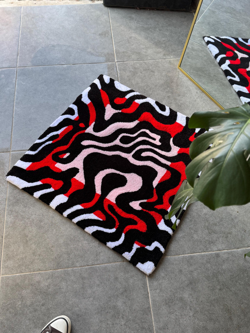 OrnnWorks Handmade Tufted Rug Red & Black Abstract Design Square